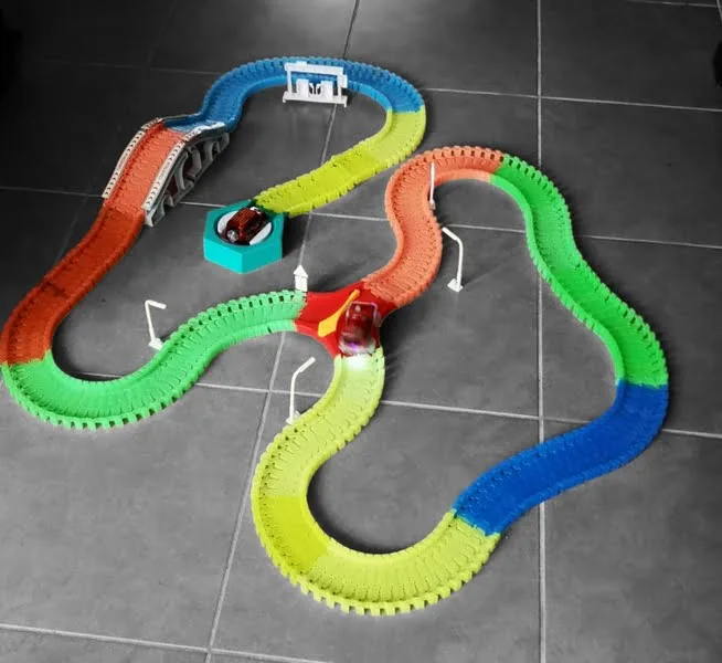 Circuit de voiture flexible et lumineux