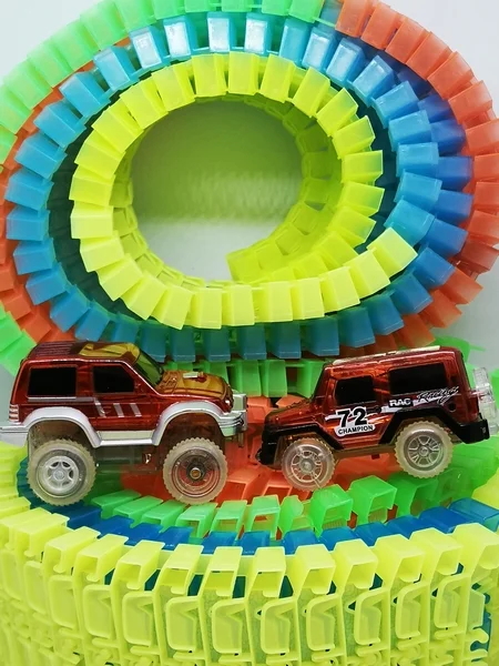 Circuit de voiture flexible et lumineux