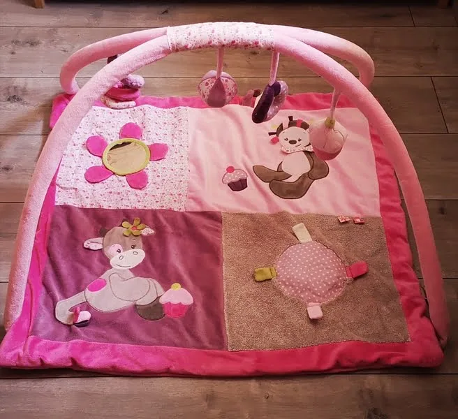 Tapis d'éveil avec arche Manon et Alizée NATTOU