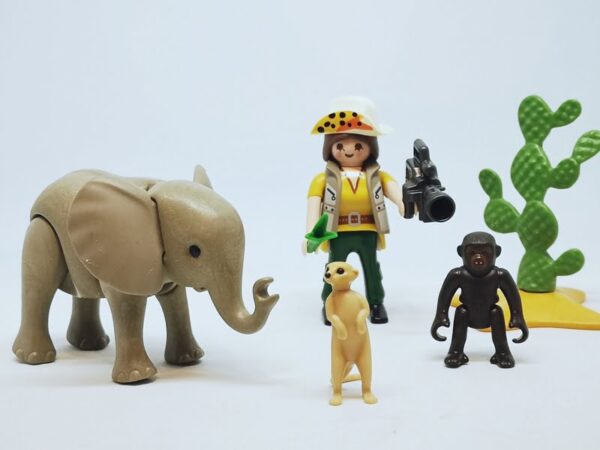 Soigneur avec bébés animaux Playmobil