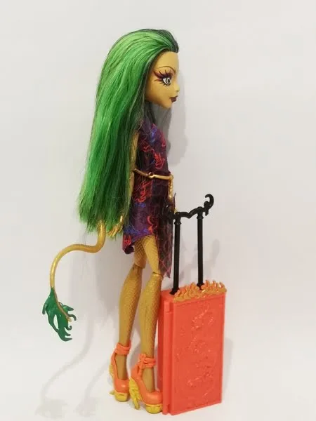Monster High Jinafire Long Scaris doll