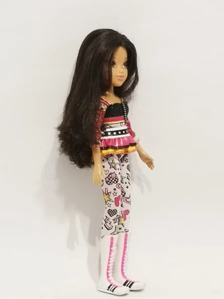 Moxie Girlz Artitude Doll