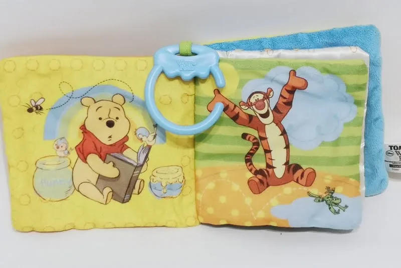 Livre-tissu Winnie the Pooh Tomy