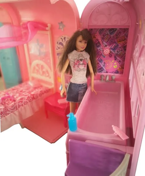 Chambre magique transportable Barbie