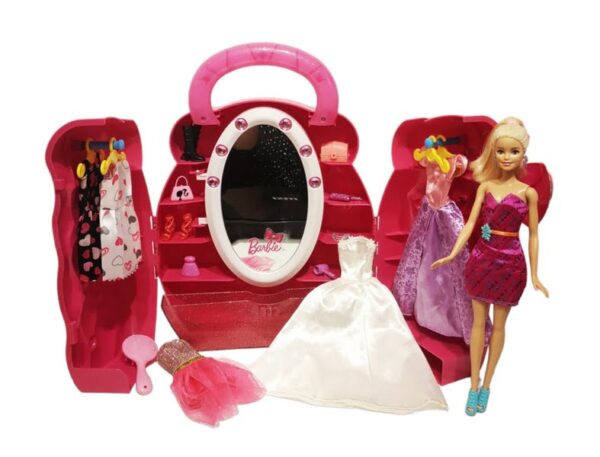 Dressing Barbie transportable