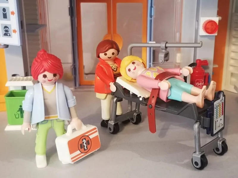 Hôpital aménagé Playmobil 70190
