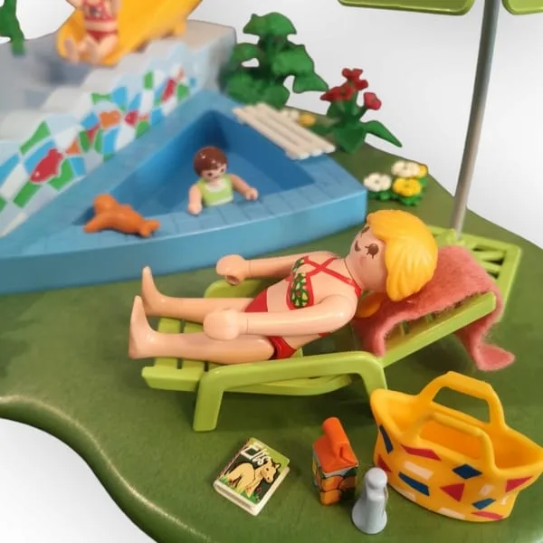 Piscine avec toboggan Playmobil 4858
